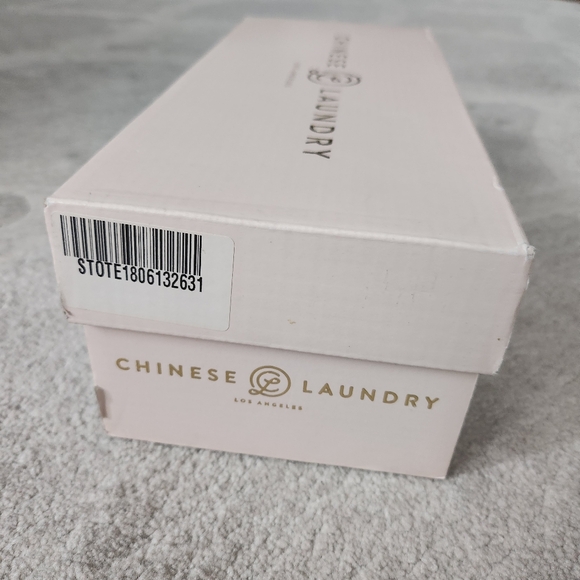 Chinese Laundry Gavin Micro Suede Black Flats - Picture 11 of 15